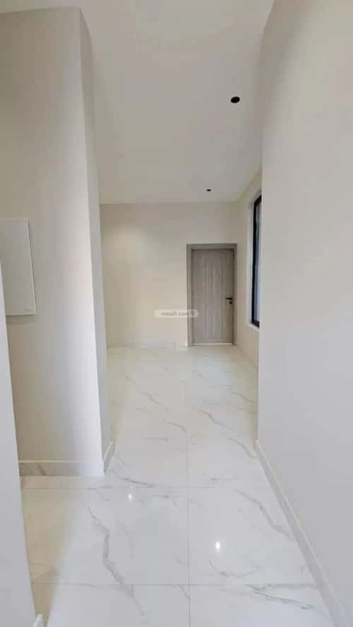 Floor 201 SQM with 5 bedrooms سلطانة، غرب الرياض، الرياض