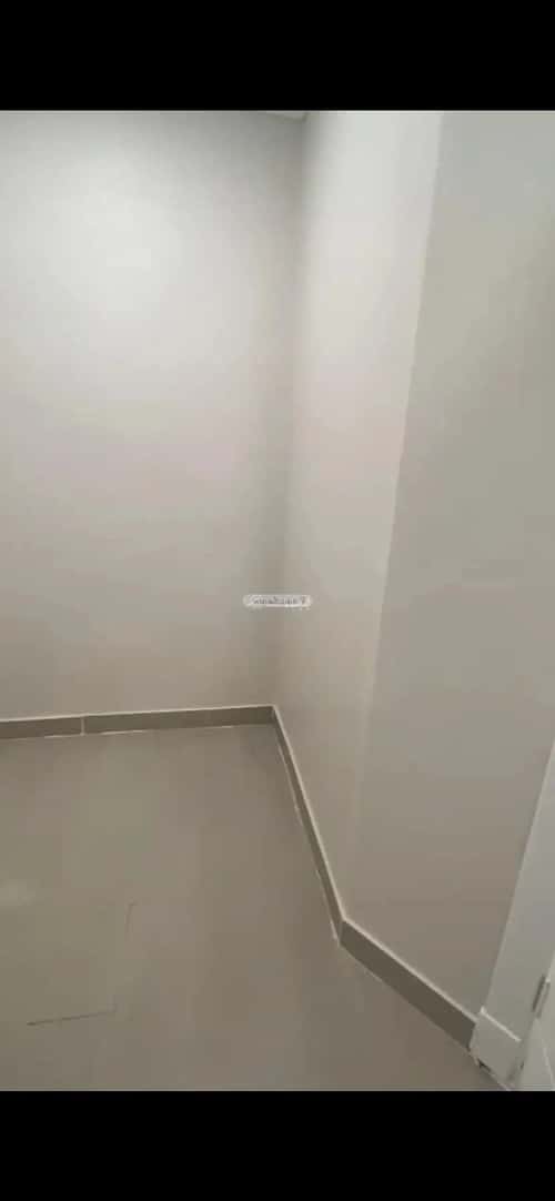 Apartment with 4 Bedrooms Al Shooalah, Aldammam