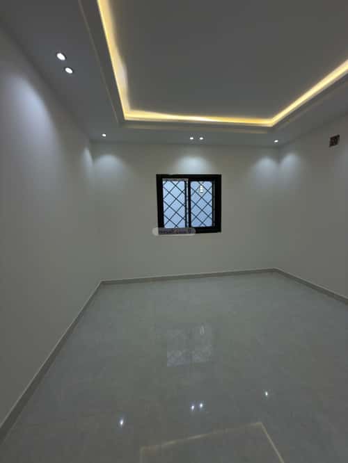 Floor with 5 Bedrooms Bader, South Riyadh, Riyadh
