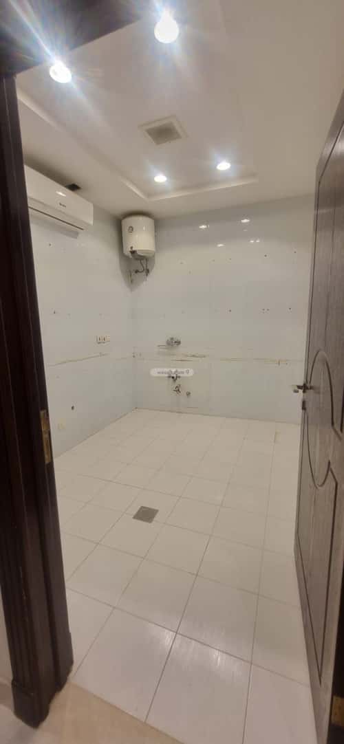 Floor with 3 Bedrooms Al-Wadi, North Riyadh, Riyadh