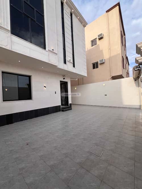 Villa 338.46 SQM Facing North on 20m Width Street Al Wasat District, Alttayif