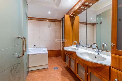 فيلا 2000 متر مربع واجهة غربية ب 3 غرف النهضة، شمال جدة، جدة