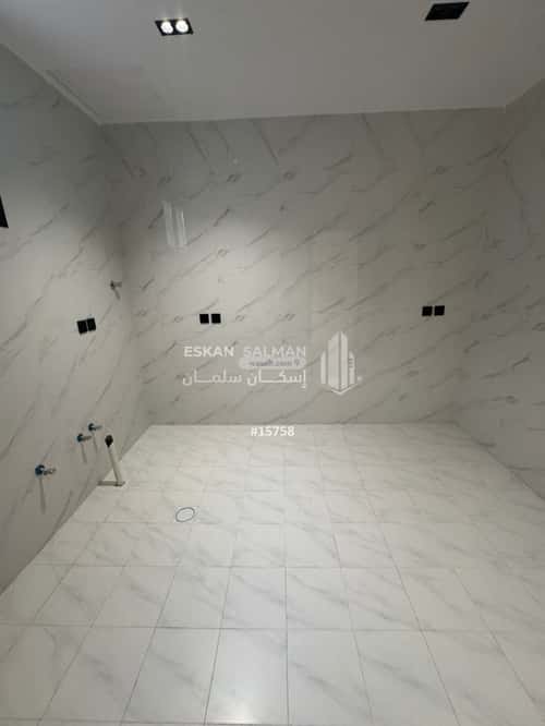 Apartment with 5 Bedrooms Al- Nadwah, East Riyadh, Riyadh