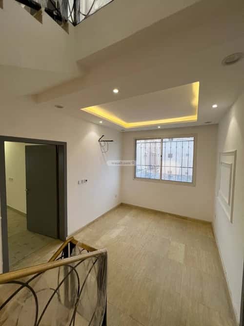 فيلا 301 متر مربع شرقية على شارع 15م الرحاب 2، جازان