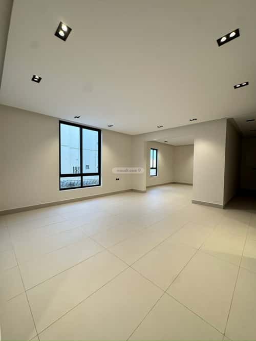 5 bedroom floor in Al Rimal