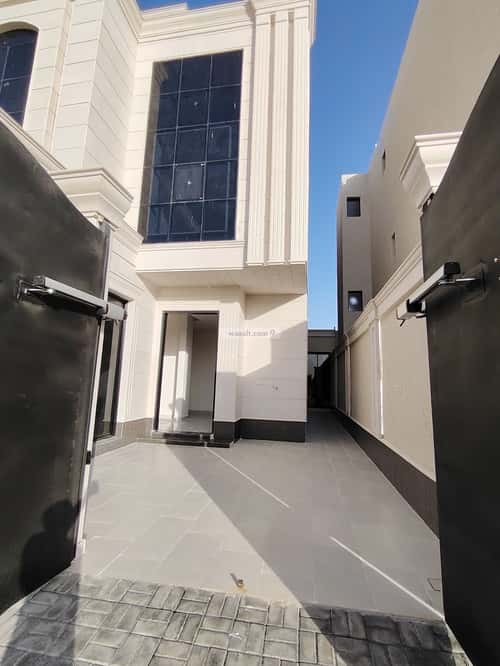 Floor 141.2 SQM with 4 Bedrooms Al-Muanisiyah, East Riyadh, Riyadh