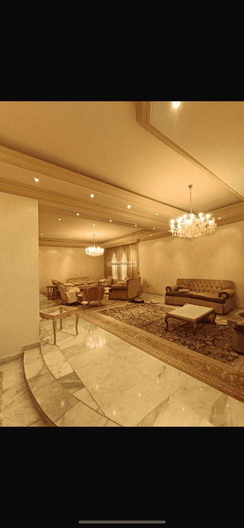 8 bedroom villa in Al Khalidiyyah