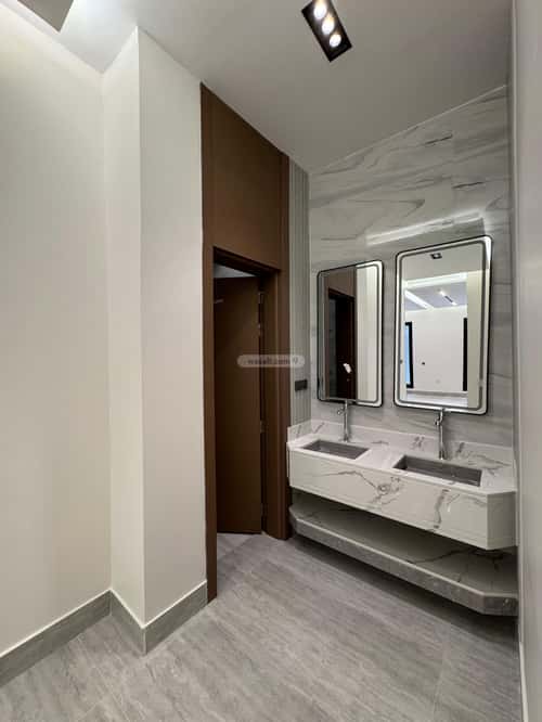 4 bedroom floor in Al Rimal