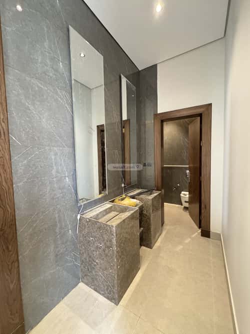 Villa 312 SQM with 1 Apartment Facing North Ar-Rimal, East Riyadh, Riyadh