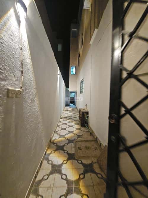 Floor 188.95 SQM with 5 Bedrooms Al-Janadriyah, East Riyadh, Riyadh