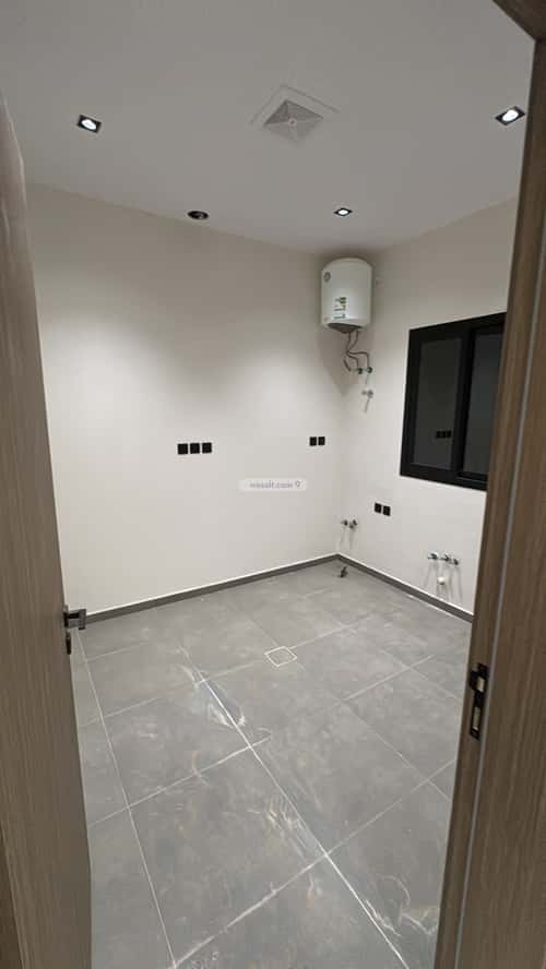 دور 250 متر مربع ب 3 غرف عريض، جنوب الرياض، الرياض