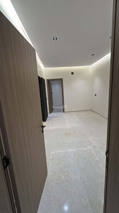 Villa 360 SQM Facing North with 5 Bedrooms Ar-Rimal, East Riyadh, Riyadh