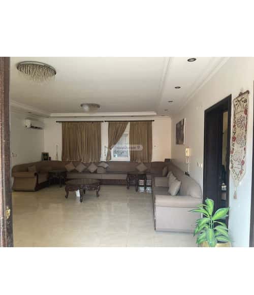 Villa 525 SQM Facing South with 5 Bedrooms Al-Muanisiyah, East Riyadh, Riyadh