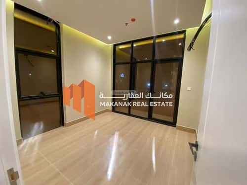 Apartment with 4 bedrooms الحمراء، الخبر