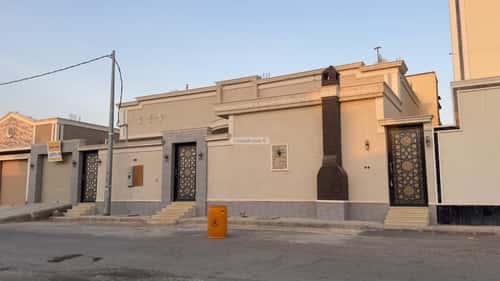 فيلا 483 متر مربع شرقية على شارع 20م الجامعة، المزاحمية