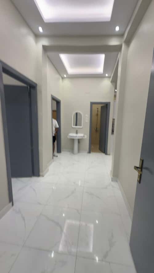 Building 144.4 SQM Facing South Shubra, Alttayif