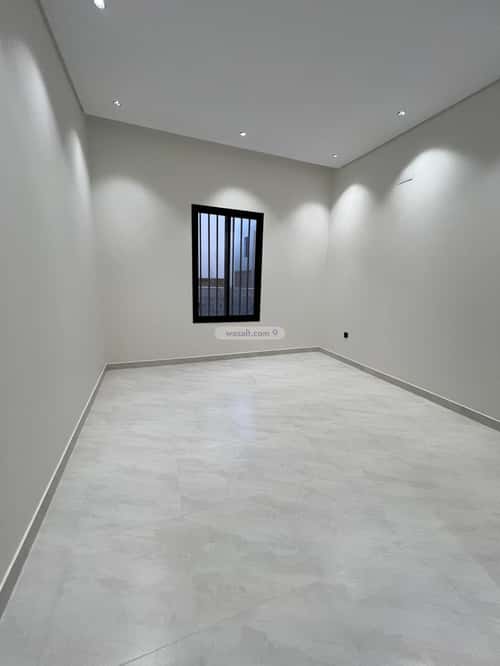 Floor 295 SQM with 8 bedrooms الزهور، أبها