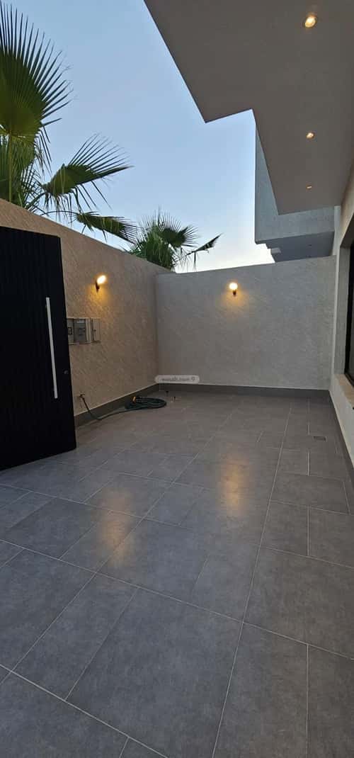 Villa 200 SQM Facing South on 15m Width Street Al Alo'Lo', North Jeddah, Jeddah
