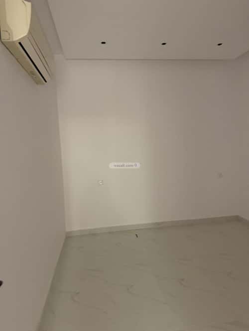 Floor with 5 Bedrooms Ar-Rimal, East Riyadh, Riyadh