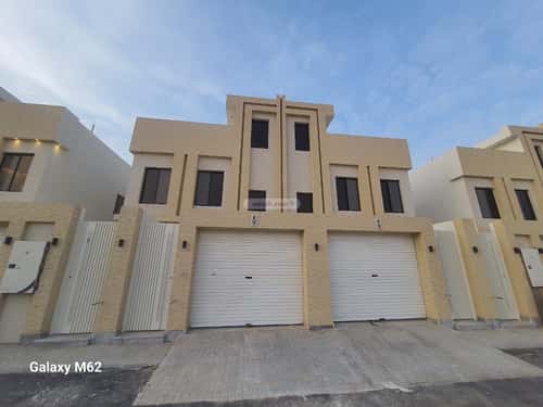 Floor 165 SQM with 5 Bedrooms Okaz, South Riyadh, Riyadh