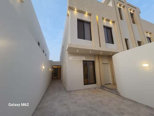 Floor 165 SQM with 5 Bedrooms Okaz, South Riyadh, Riyadh