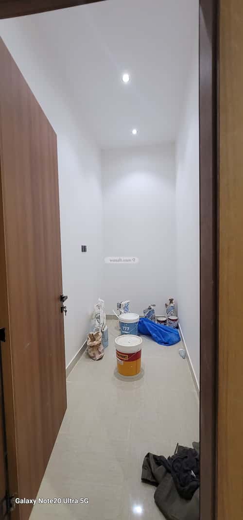 6 bedroom villa in Al Janadriyah