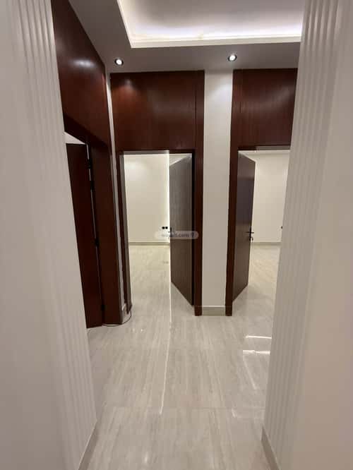 Floor with 5 Bedrooms Ar-Rimal, East Riyadh, Riyadh