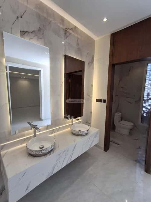 فيلا 385 متر مربع شرقية على شارع 15م المعلاة، أحد رفيدة