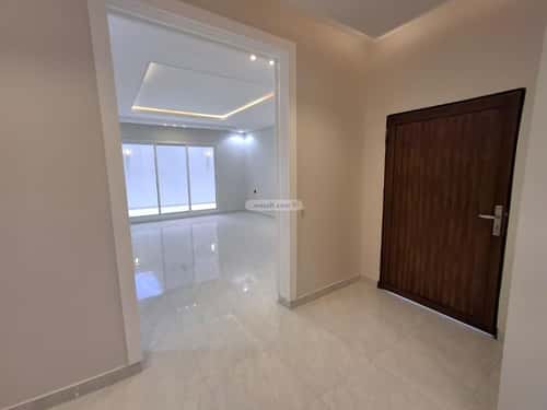 فيلا 385 متر مربع شرقية على شارع 15م المعلاة، أحد رفيدة