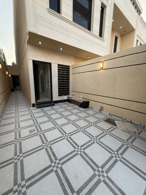 Floor with 5 Bedrooms Okaz, South Riyadh, Riyadh