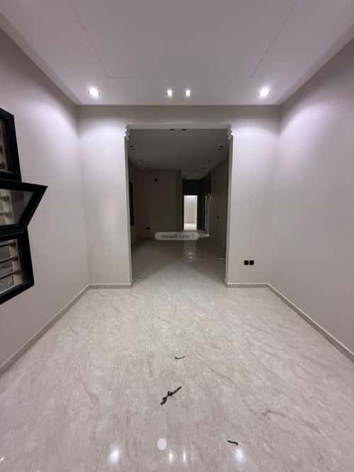 Floor with 5 Bedrooms Okaz, South Riyadh, Riyadh