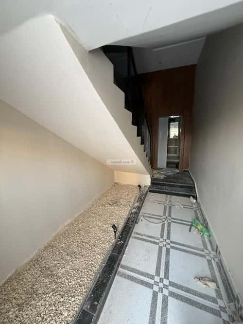Floor with 5 Bedrooms Okaz, South Riyadh, Riyadh
