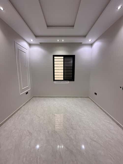 Floor with 5 Bedrooms Okaz, South Riyadh, Riyadh