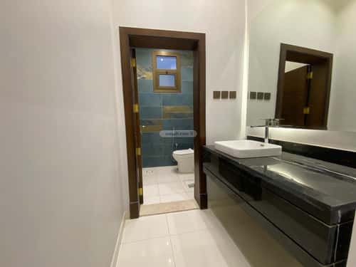 فيلا 250 متر مربع شرقية على شارع 20م اليرموك، خميس مشيط