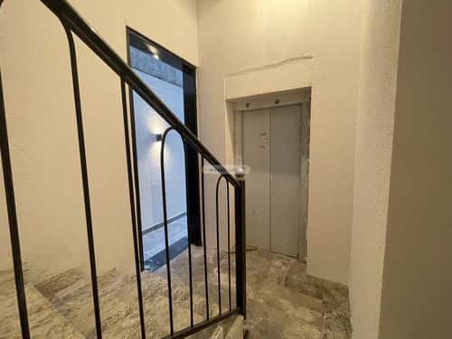 Floor 195.81 SQM with 5 Bedrooms Al-Janadriyah, East Riyadh, Riyadh