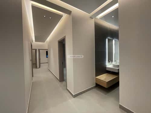 Floor 195 SQM with 5 bedrooms الجنادرية، شرق الرياض، الرياض