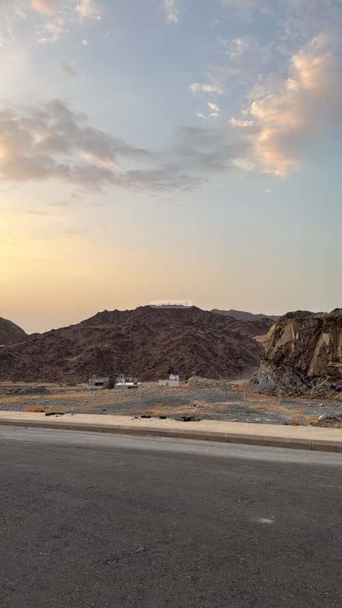 Land 900 SQM Facing South on 25m Width Street Alhaglahalgadeed, Makkah Al Mukarramah
