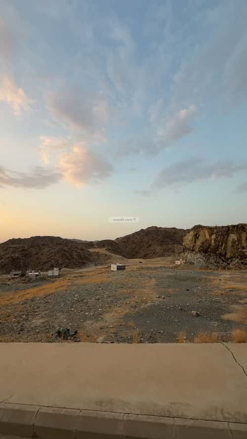 Land 900 SQM Facing South on 25m Width Street Alhaglahalgadeed, Makkah Al Mukarramah