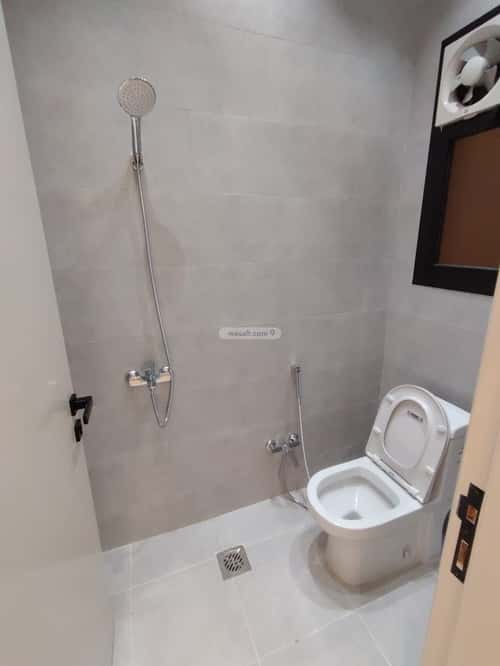 شقة 217 متر مربع ب 8 غرف البديع، أبها