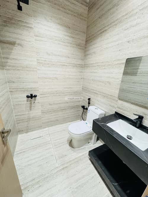 Floor 335.48 SQM with 5 Bedrooms Qurtubah, East Riyadh, Riyadh