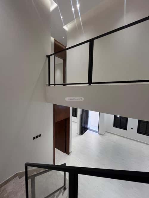 Floor 339 SQM with 8 bedrooms الزهور، أبها