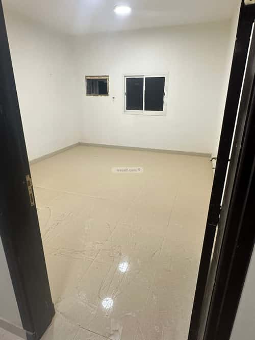 Villa 750 SQM Facing South with 5 Bedrooms Dahiat Namar, West Riyadh, Riyadh