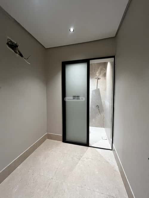 شقة 5 غرف في ضاحية الملك فهد