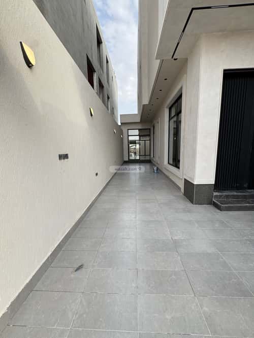 Villa 312 SQM with 1 Apartment Facing North Ar-Rimal, East Riyadh, Riyadh