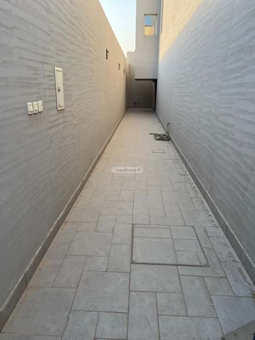 فيلا 270 متر مربع واجهة جنوبية ب 8 غرف العارض، شمال الرياض، الرياض