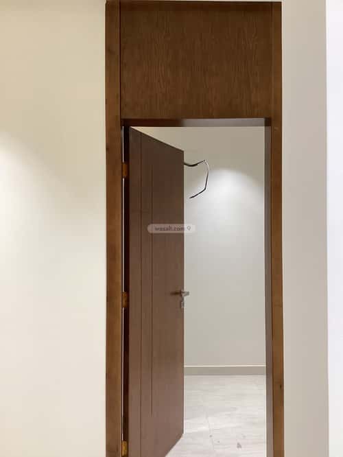 شقة ب 5 غرف المعلاة، أحد رفيدة