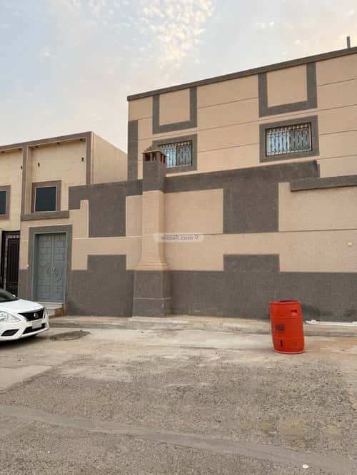 Villa 625 SQM with 1 Apartment Facing East The Western District, Bariduh