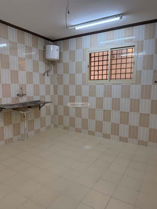 Villa 625 SQM with 1 Apartment Facing East The Western District, Bariduh