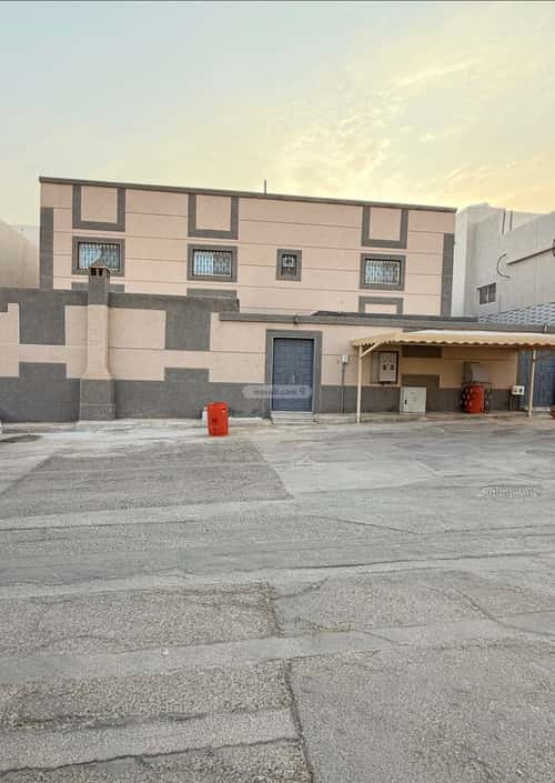 Villa 625 SQM with 1 Apartment Facing East The Western District, Bariduh