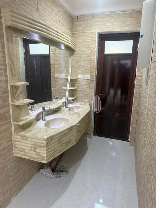 دور 518 متر مربع ب 7 غرف ضاحية الملك فهد، الدمام